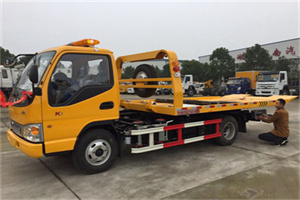 汉滨哪里有拖车服务