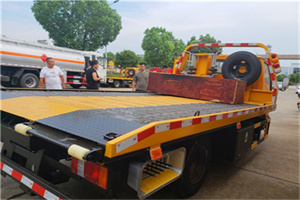 汉滨附近拖车电话号码服务